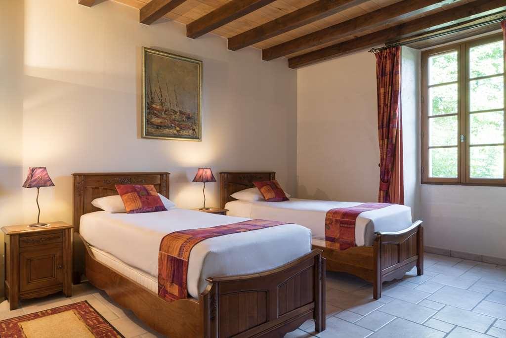 Ogle Relais De Saint Preuiluil Hotel Room photo